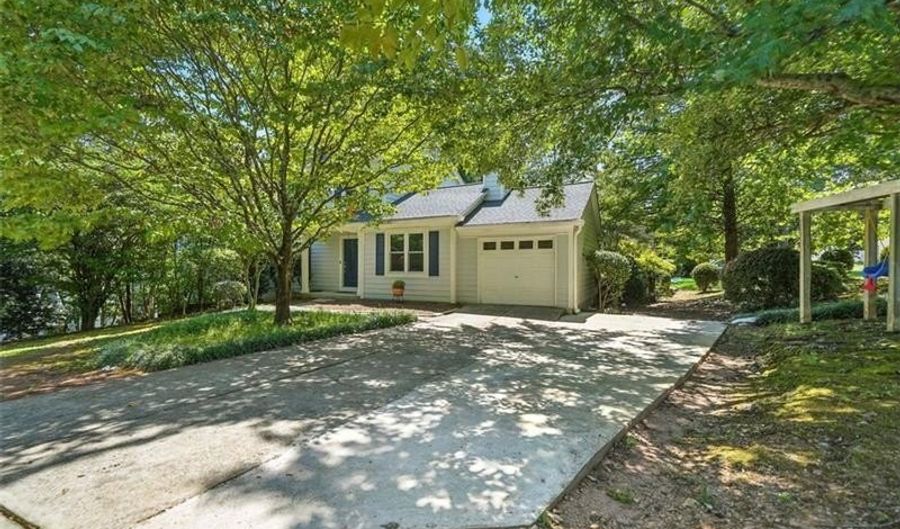 3075 Glen Knls, Alpharetta, GA 30022 - 4 Beds, 3 Bath