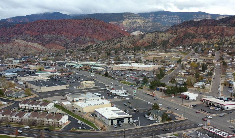 684 S Main St, Cedar City, UT 84720 - 0 Beds, 0 Bath