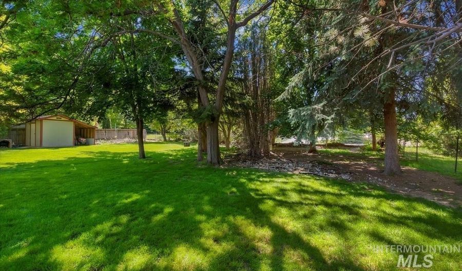 13712 Jarett St, Caldwell, ID 83607 - 3 Beds, 3 Bath