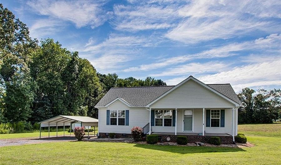 2017 Grantville Ln, Asheboro, NC 27205 - 3 Beds, 2 Bath