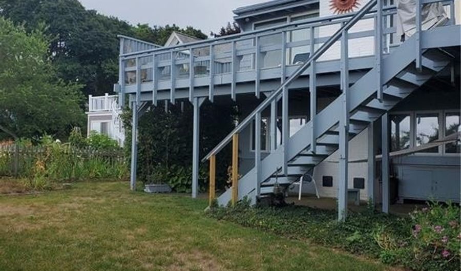 157 Pleasant St, North Kingstown, RI 02852 - 2 Beds, 2 Bath