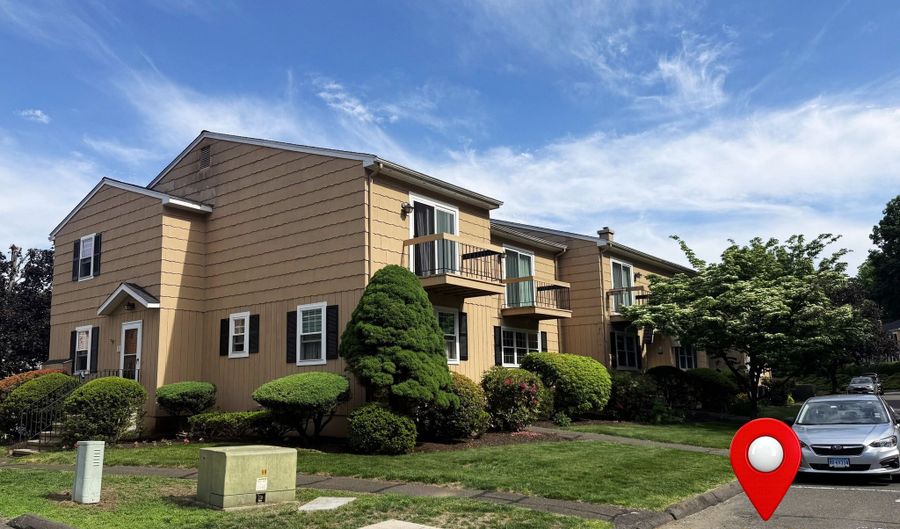11 Deer Run 11, Bethel, CT 06801 - 3 Beds, 3 Bath