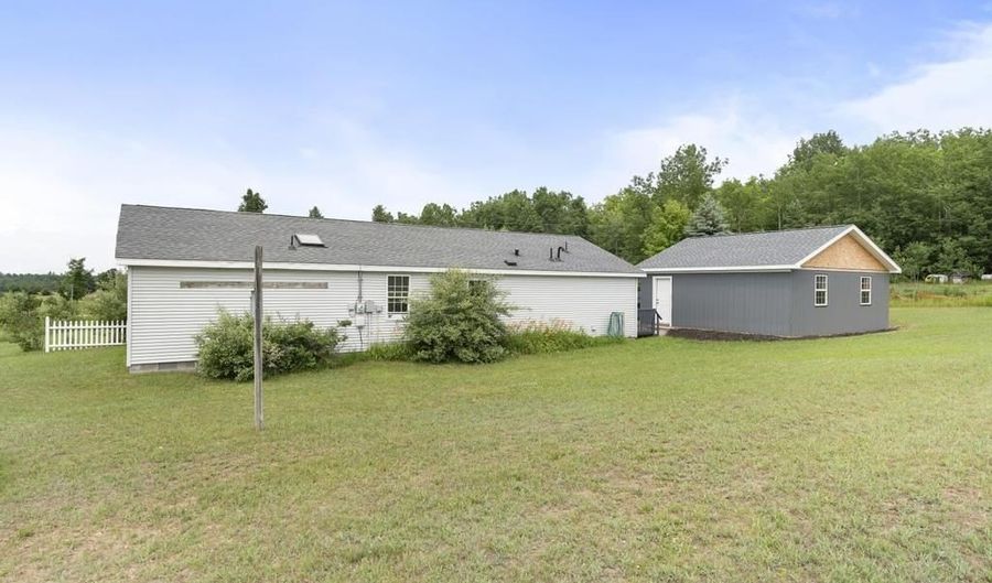 9009 MILLER, Alanson, MI 49706 - 3 Beds, 2 Bath