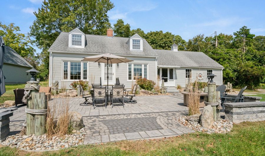 10 Hilltop Rd, East Lyme, CT 06357 - 3 Beds, 2 Bath