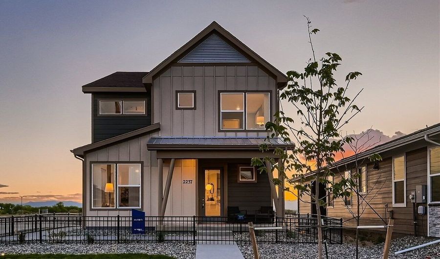 2237 Peregrine Dr Plan: Paris, Brighton, CO 80601 - 2 Beds, 3 Bath