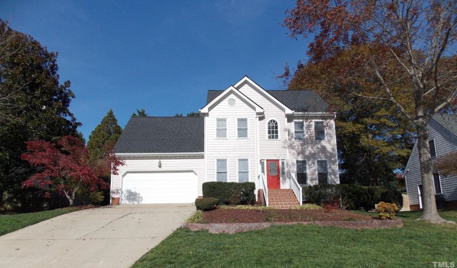 1905 Castleburg Dr, Apex, NC 27523 - 3 Beds, 3 Bath