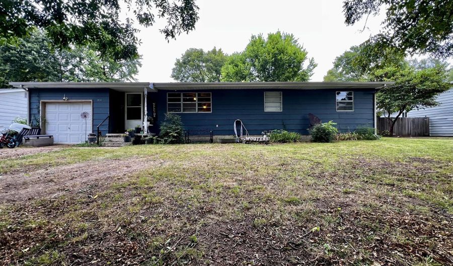 830 E 22nd St, Baxter Springs, KS 66713 - 3 Beds, 2 Bath