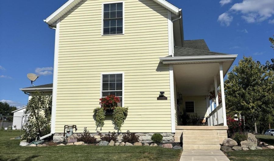 602 Murray St, Wapakoneta, OH 45895 - 4 Beds, 3 Bath