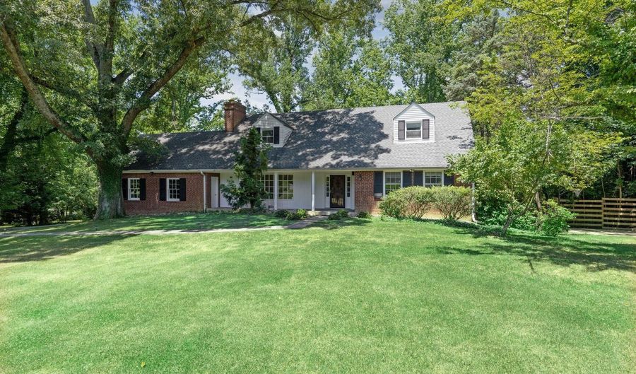 7001 LONGWOOD Dr, Bethesda, MD 20817 - 6 Beds, 4 Bath