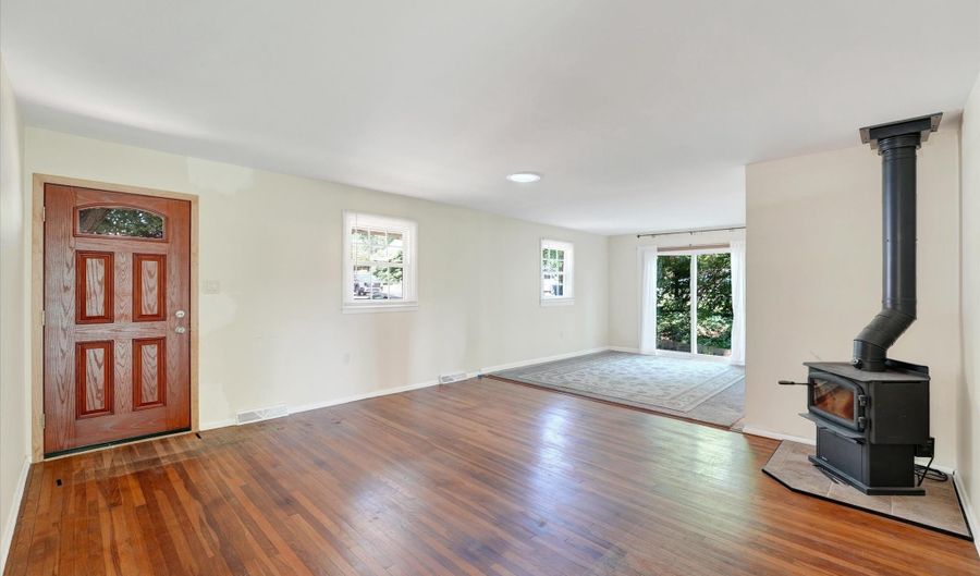 178 HONEYWELL Dr, Claymont, DE 19703 - 3 Beds, 2 Bath