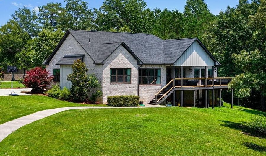 371 EMMONS Dr, Arley, AL 35541 - 3 Beds, 4 Bath
