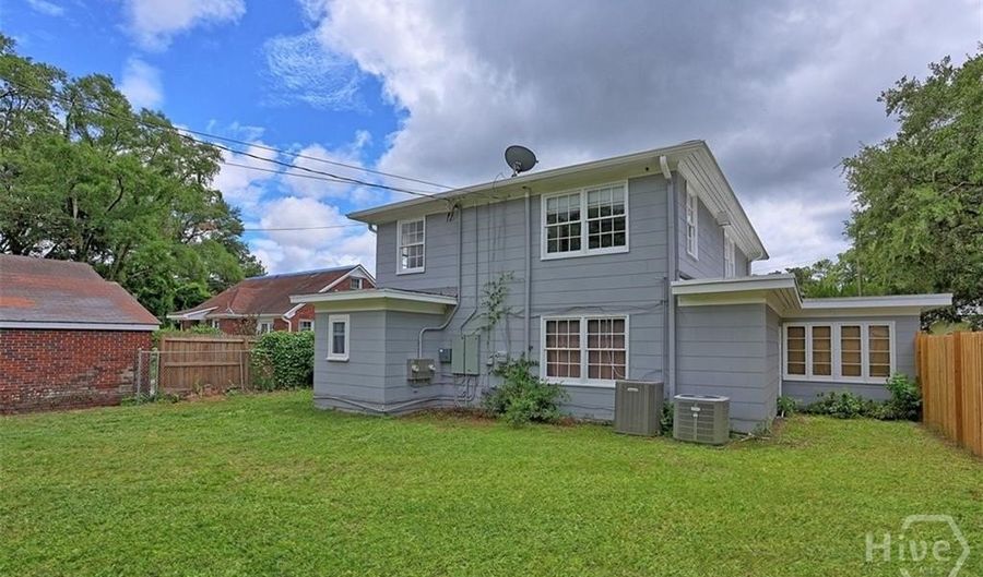 1410 E 51st St, Savannah, GA 31404 - 4 Beds, 2 Bath
