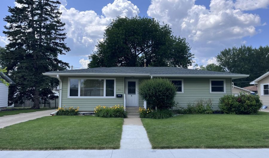 1530 S Dakota St, Aberdeen, SD 57401 - 4 Beds, 2 Bath