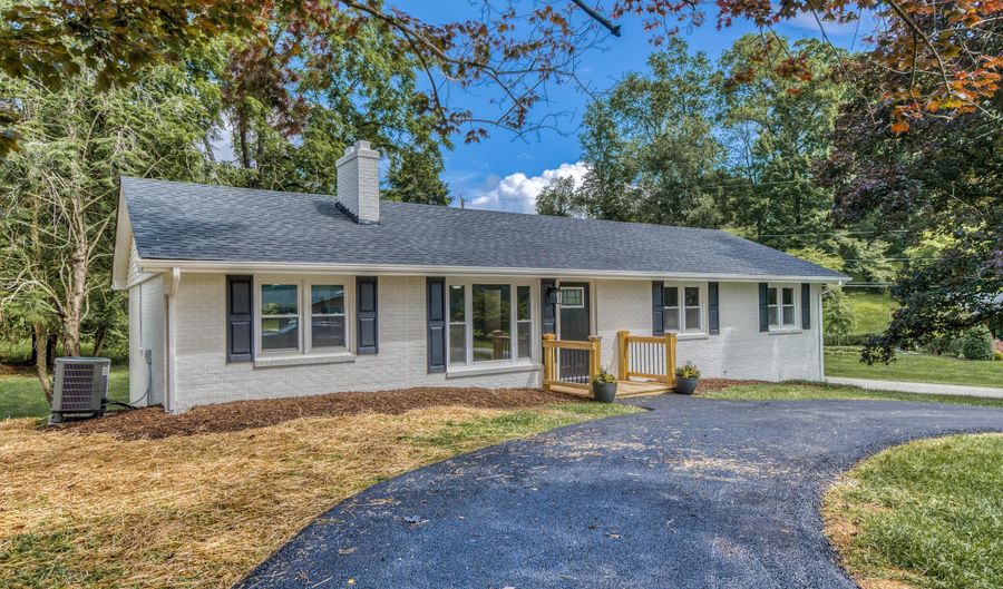 19427 Mercedes Dr, Abingdon, VA 24210 - 3 Beds, 3 Bath