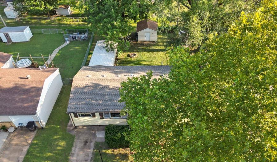 233 E Radio Ln, Arkansas City, KS 67005 - 3 Beds, 1 Bath