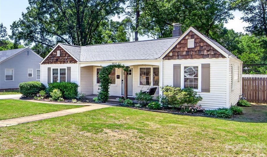 3910 Admiral Ave, Charlotte, NC 28205 - 2 Beds, 1 Bath