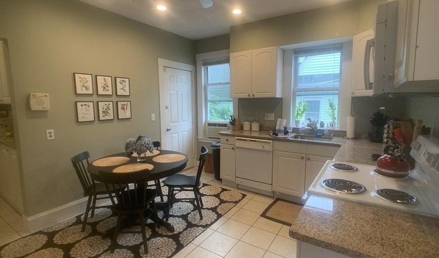 93 Easton St 3, Boston, MA 02134 - 3 Beds, 1 Bath