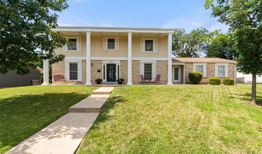 603 Rue Montand Dr, Ballwin, MO 63011 - 4 Beds, 3 Bath