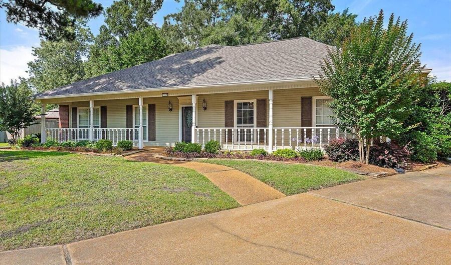 907 Tetbury Pl, Brandon, MS 39047 - 4 Beds, 2 Bath