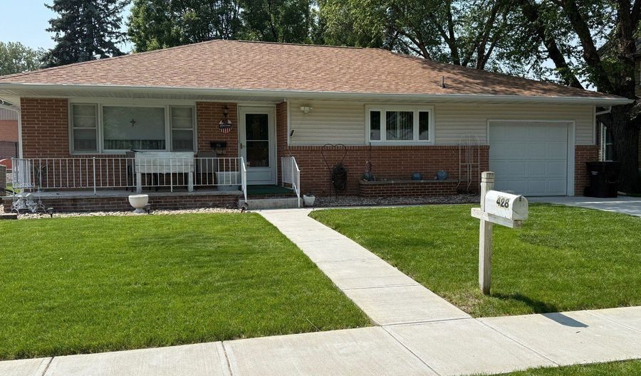 428 S 5th St, Albion, NE 68620 - 2 Beds, 2 Bath