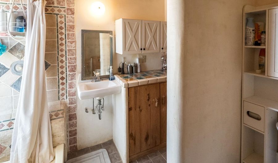 20 First St, Carson, NM 87517 - 1 Beds, 1 Bath
