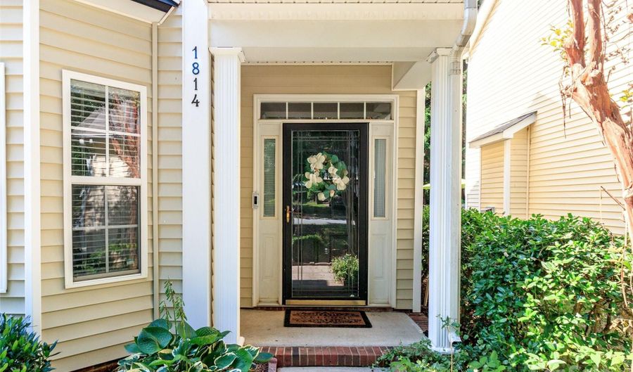 1814 Wilburn Park Ln NW, Charlotte, NC 28269 - 4 Beds, 3 Bath