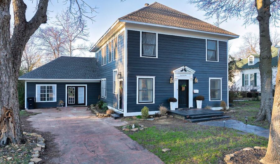961 E Main St, Batesville, AR 72501 - 5 Beds, 4 Bath