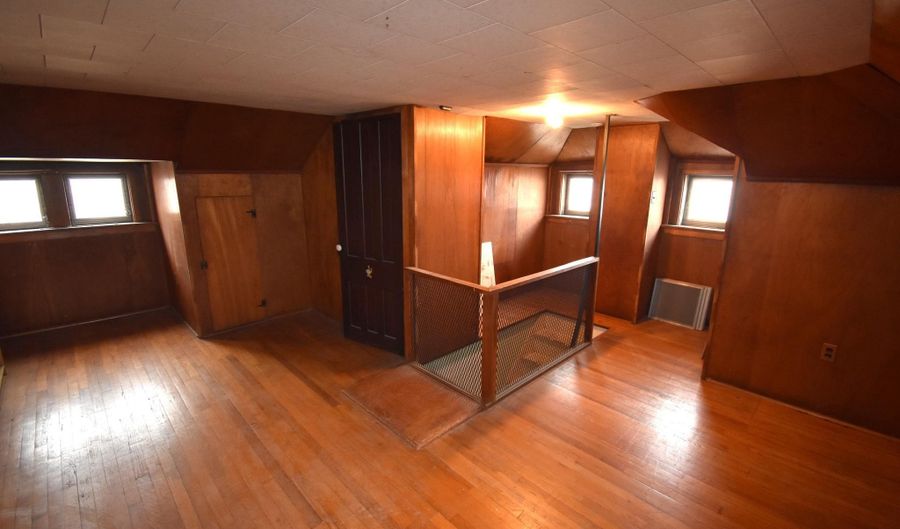 419 LOCUST Ave, Burlington, NJ 08016 - 4 Beds, 1 Bath