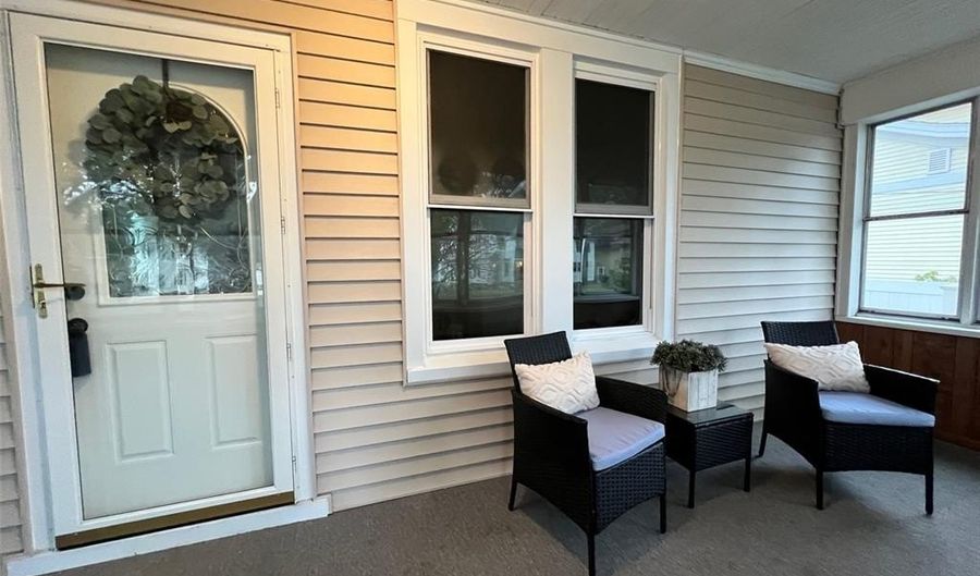 1836 Park Ave, Alton, IL 62002 - 2 Beds, 2 Bath