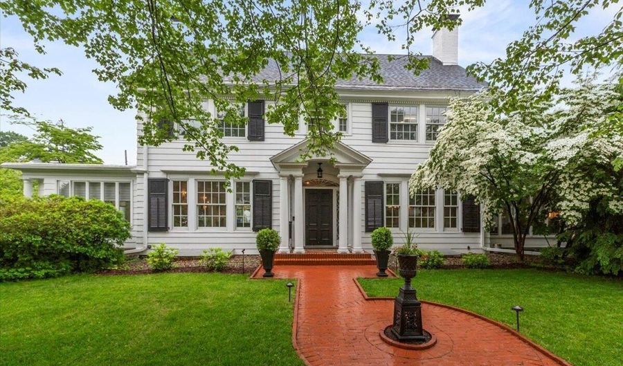 670 Western Ave, Albany, NY 12203 - 4 Beds, 5 Bath