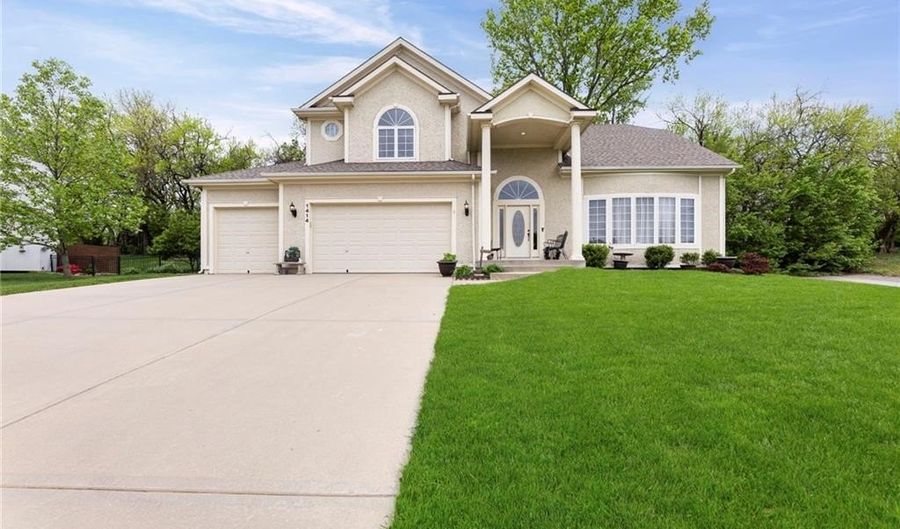 1414 N 151 Ter, Basehor, KS 66007 - 3 Beds, 3 Bath