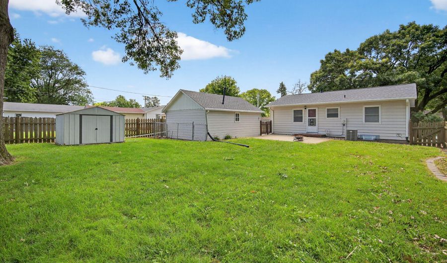 123 16th St, Ames, IA 50010 - 2 Beds, 1 Bath