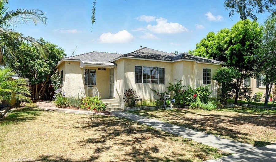 17229 Ardath Ave, Torrance, CA 90504 - 3 Beds, 2 Bath