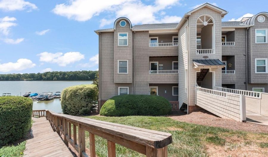 9817 Emerald Point Dr 5, Charlotte, NC 28278 - 2 Beds, 2 Bath