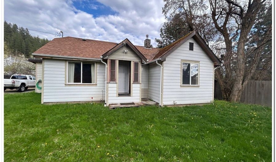 6648 Chippewa Dr, Bonners Ferry, ID 83805 - 2 Beds, 1 Bath