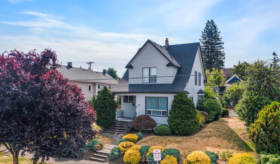 712 MADISON St, Oregon City, OR 97045 - 3 Beds, 2 Bath