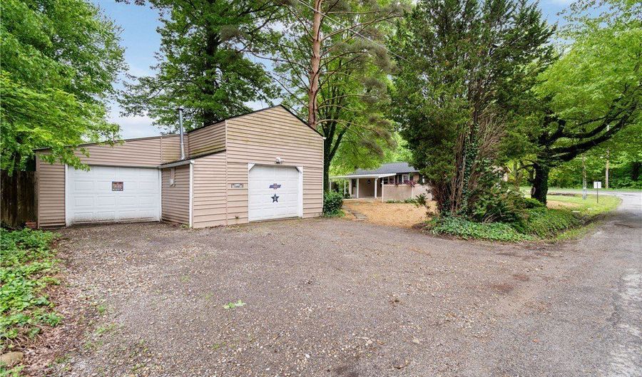 13222 Atwater Ave NE, Alliance, OH 44601 - 3 Beds, 1 Bath