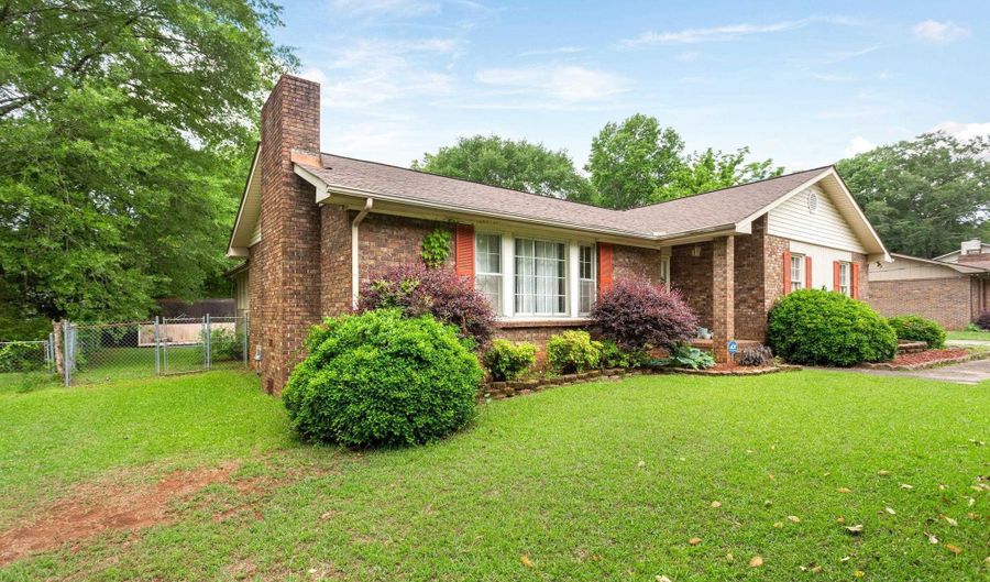 1938 CANTERBURY Sq, Anniston, AL 36207 - 3 Beds, 2 Bath
