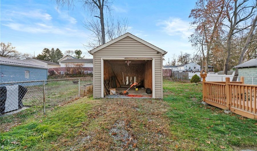 640 Plainfield Rd, Akron, OH 44312 - 2 Beds, 1 Bath