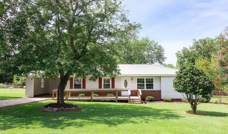 800 Woodall St, Albertville, AL 35951 - 3 Beds, 2 Bath