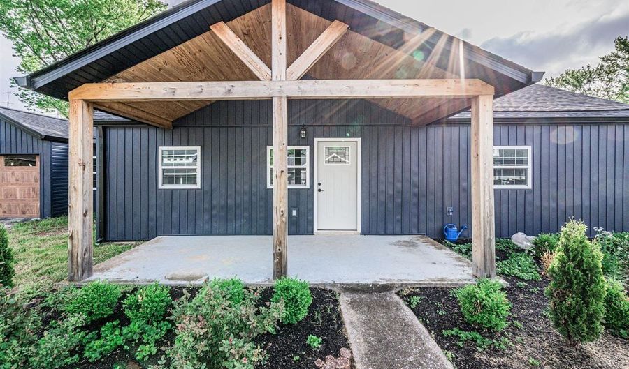 204 Wilson Ave, Auburn, KY 42206 - 3 Beds, 2 Bath