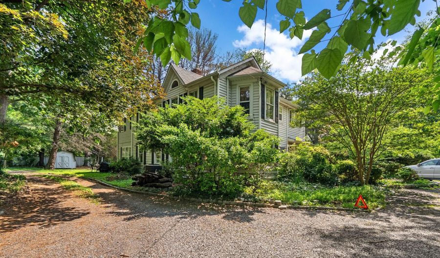 13321 TRAVILAH Rd, Potomac, MD 20854 - 4 Beds, 3 Bath