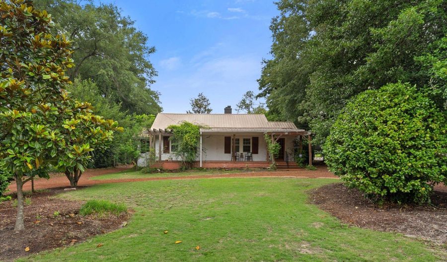 2735 Henry St, Augusta, GA 30909 - 3 Beds, 3 Bath