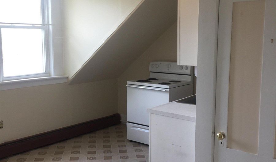 1092 NH RT 175 Apt #4, Campton, NH 03223 - 1 Beds, 1 Bath