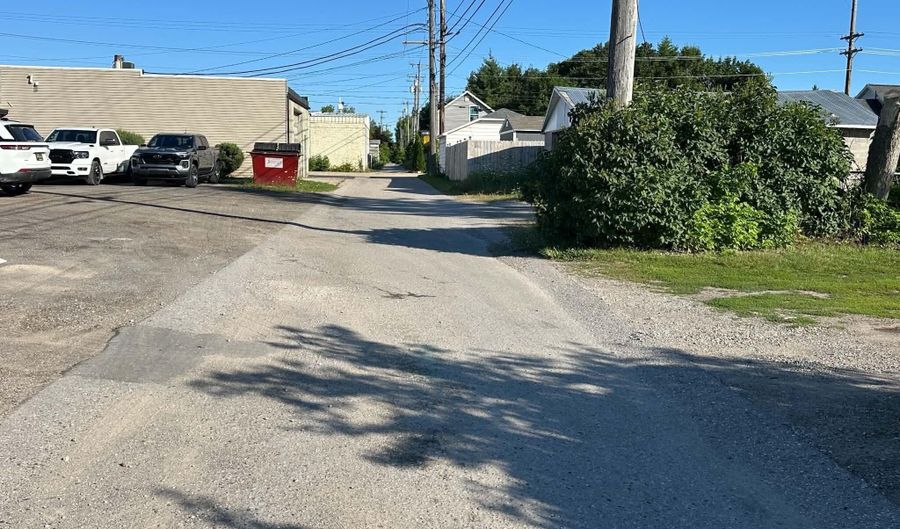 819-827 W Chisholm St, Alpena, MI 49707 - 0 Beds, 0 Bath