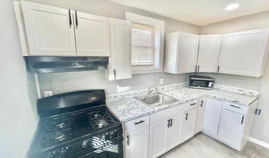 132 N Tennessee Ave, Atlantic City, NJ 08401 - 8 Beds, 3 Bath