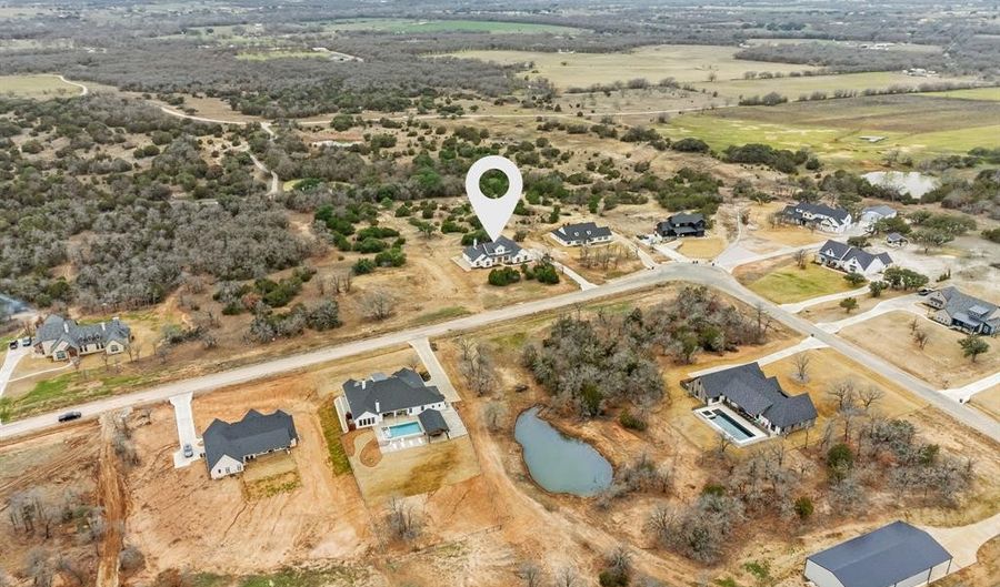 1208 Eagles Bluff Dr, Weatherford, TX 76087 - 3 Beds, 4 Bath