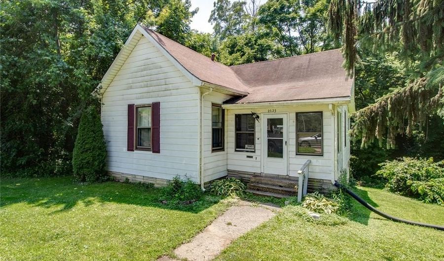 2623 Powhattan St, Alton, IL 62002 - 2 Beds, 1 Bath