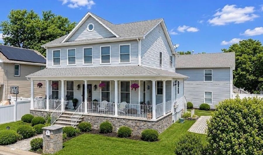 71 Compton St, Belford, NJ 07718 - 4 Beds, 3 Bath