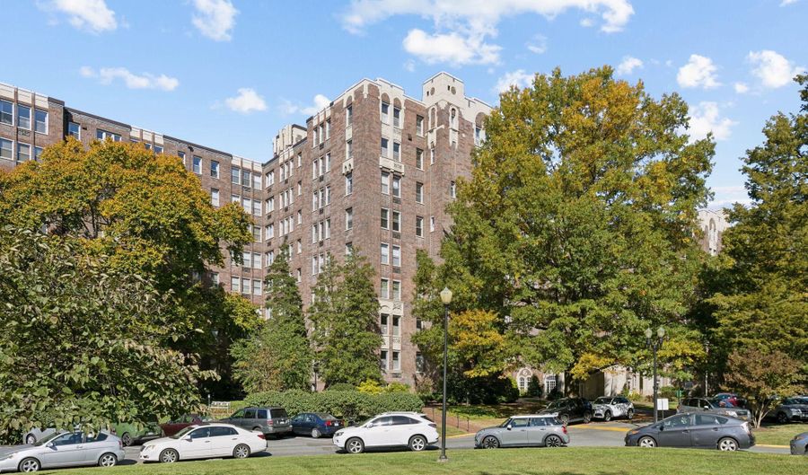 4000 CATHEDRAL Ave NW 605B, Washington, DC 20016 - 1 Beds, 1 Bath